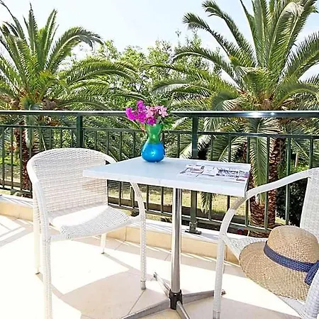 Miramare نيوس مارماراس